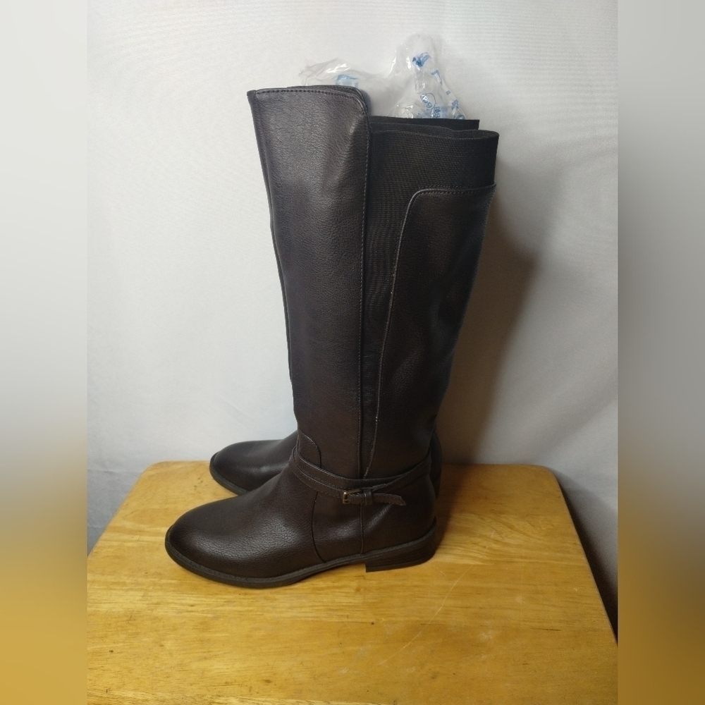 New Directions Women's size 7.5 Brown boots